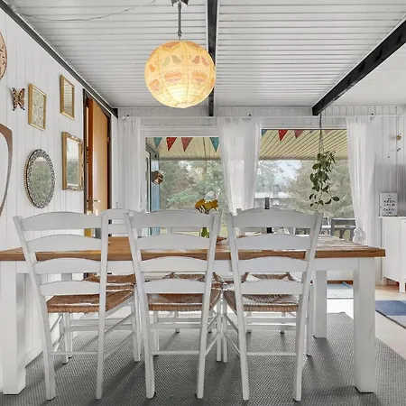 Holiday home Stunning In Aakirkeby With Wifi *